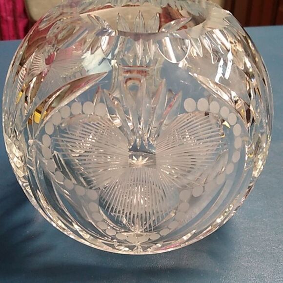 Elegant Crystal Cut Glass Posy Bowl/Vase Cottagecore - Picture 2 of 6